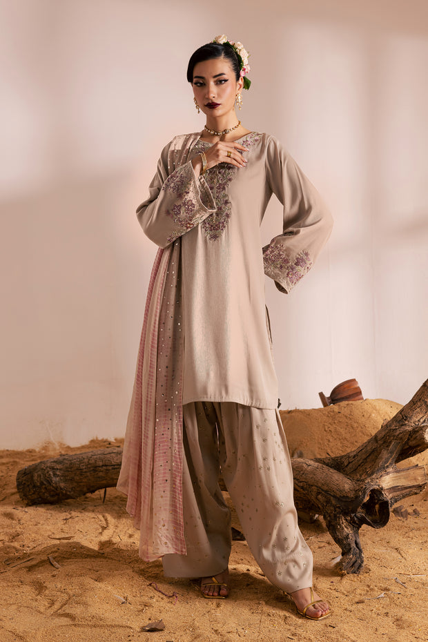 Nazli 3Pc - Festive Luxe Pret