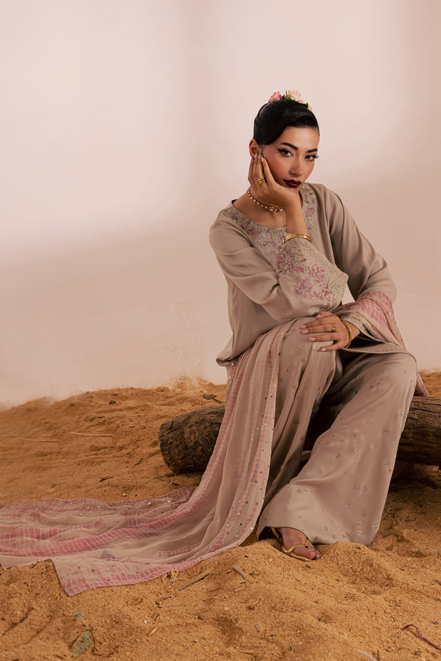 Nazli 3Pc - Festive Luxe Pret