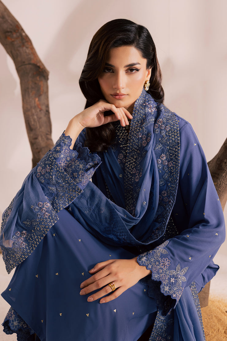 Designer luxe pret outfit with chic embroidery