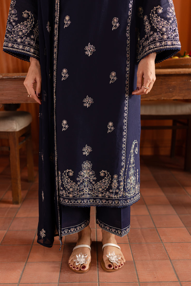 Night Fury 3Pc - Embroidered Khaddar Dress