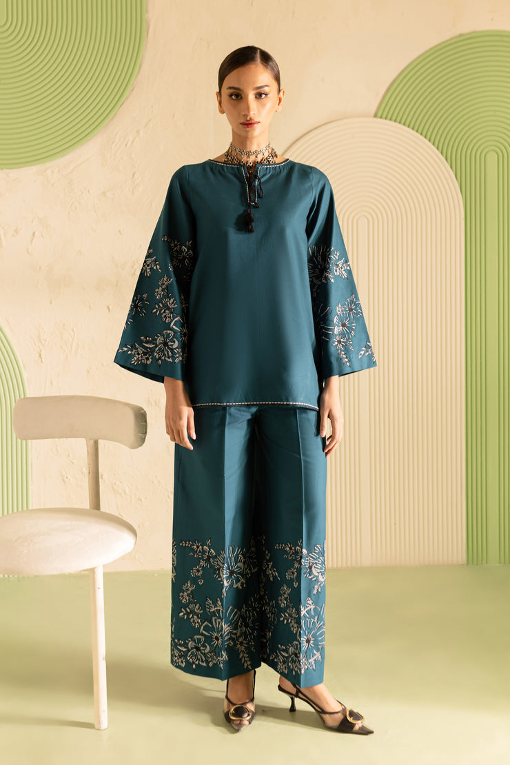 Hyelin 2Pc - Embroidered Khaddar Dress