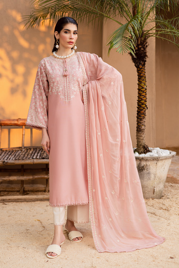 Stylish khaddar outfit for festive wear