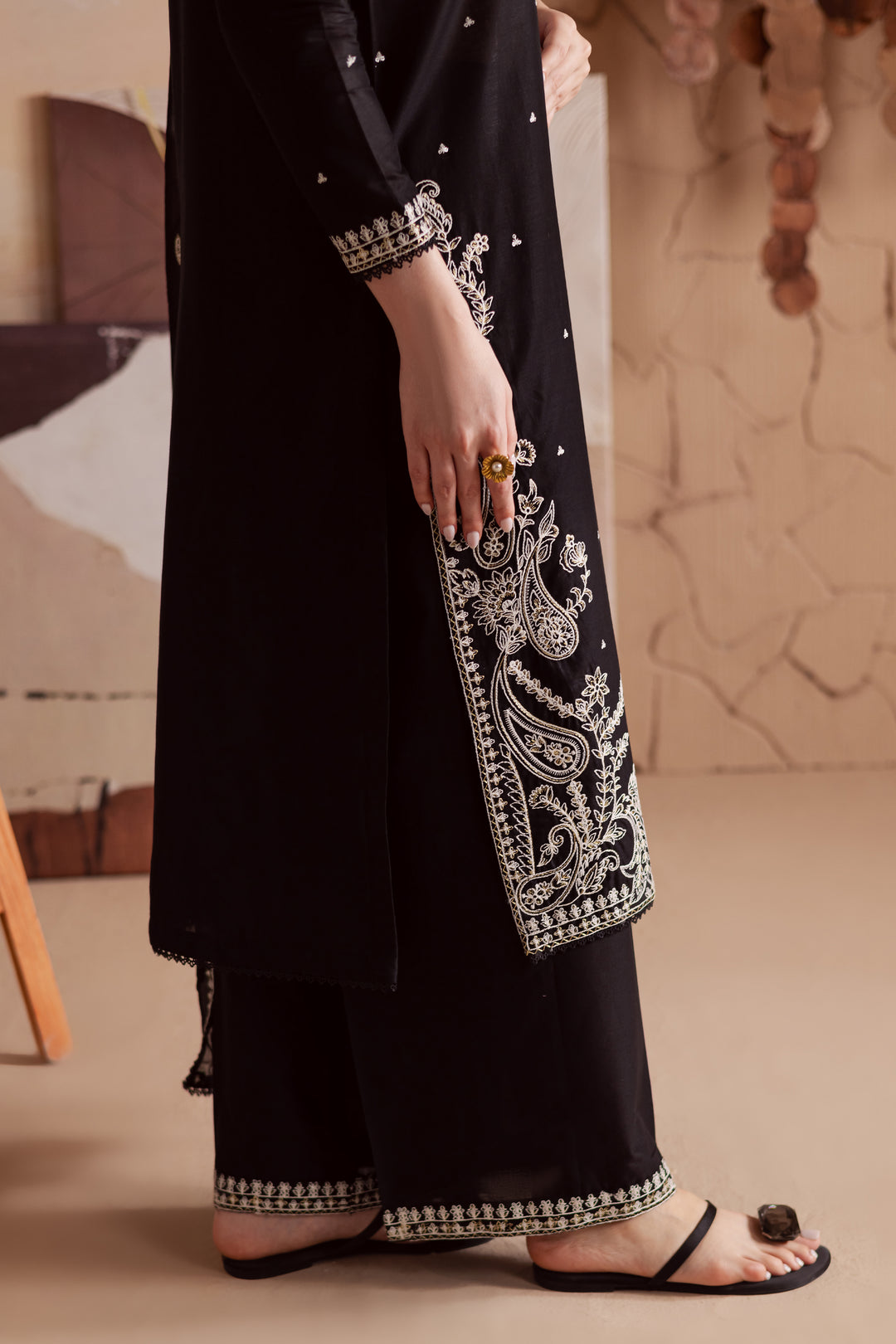 Deep Black 3Pc - Embroidered Lawn Dress Deep Black 3Pc - Embroidered Lawn Dress