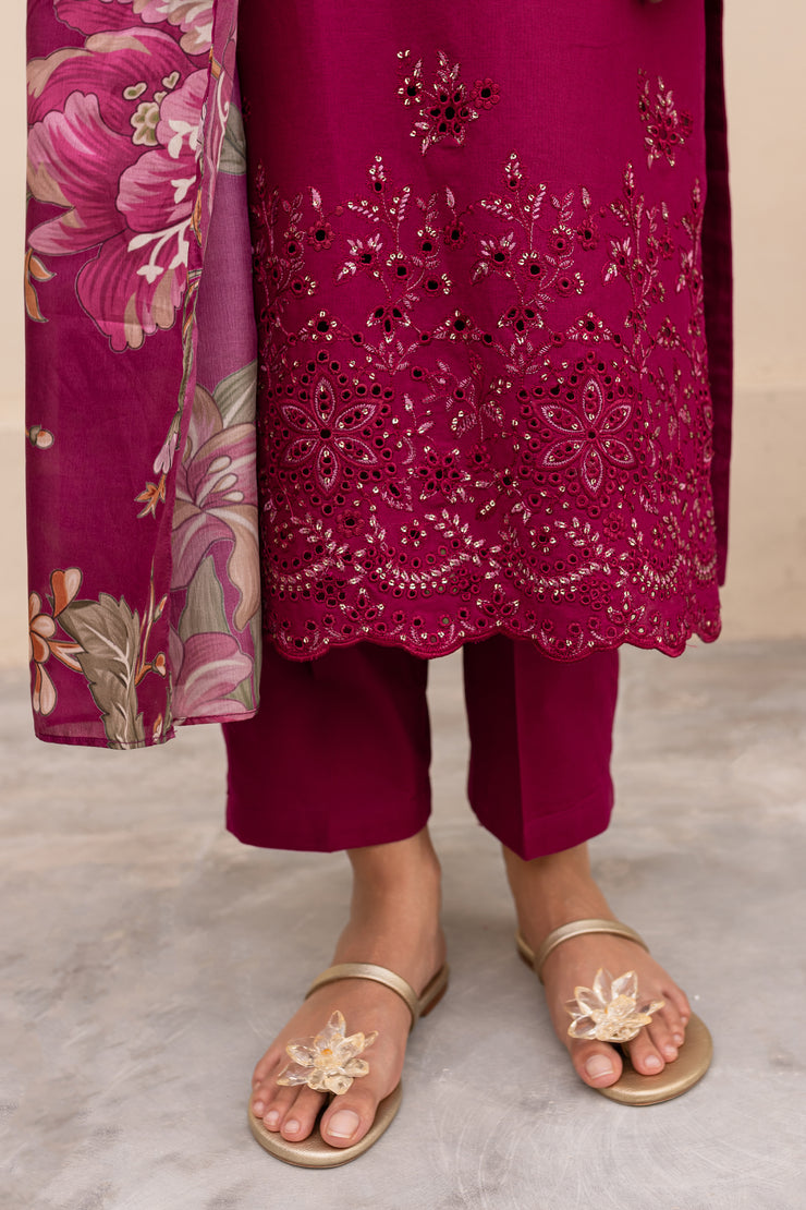 Lilas 3Pc - Embroidered Khaddar Dress