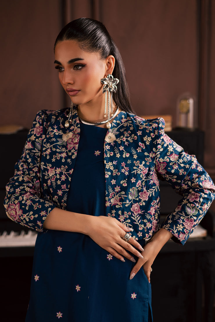 A warm winter South Asian outfit in soft khaddar, designed for Pakistani and Indian festive events, weddings, Eid gatherings and elegant everyday wear.