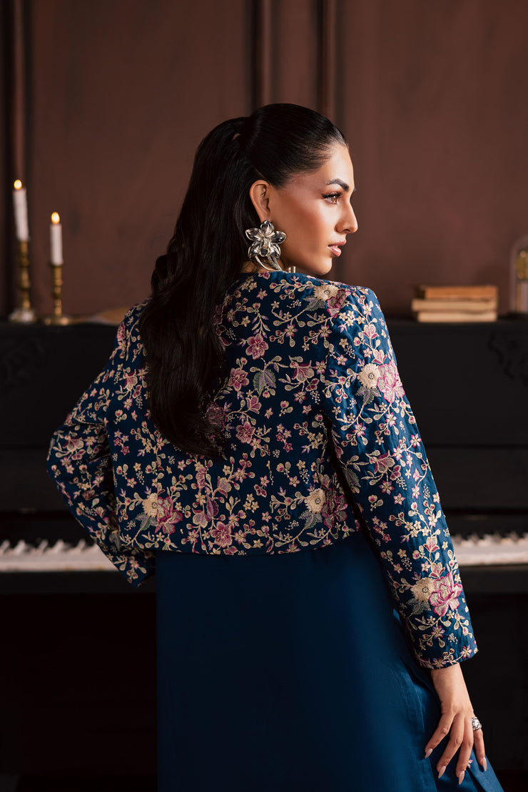 A warm winter South Asian outfit in soft khaddar, designed for Pakistani and Indian festive events, weddings, Eid gatherings and elegant everyday wear.