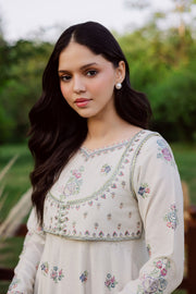 A warm winter South Asian outfit in soft khaddar, designed for Pakistani and Indian festive events, weddings, Eid gatherings and elegant everyday wear.