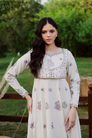 A warm winter South Asian outfit in soft khaddar, designed for Pakistani and Indian festive events, weddings, Eid gatherings and elegant everyday wear.