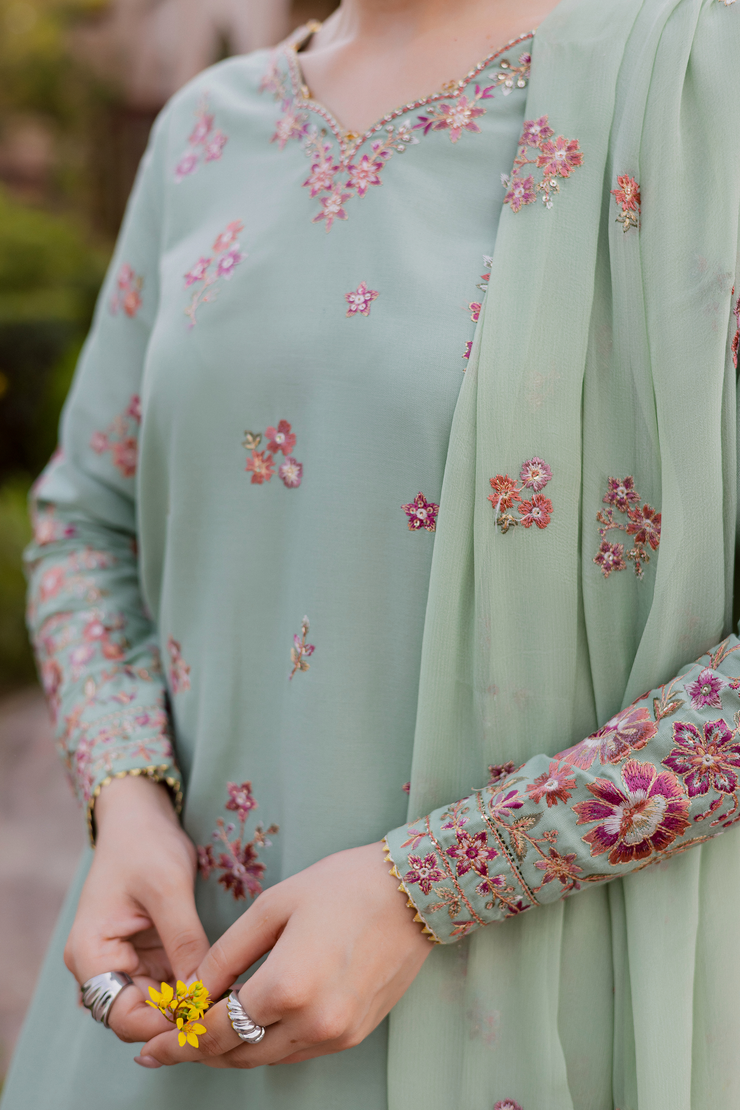 Sea Zunaisha 3Pc - Embroidered Khaddar Dress